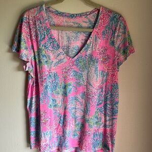 Lilly Pulitzer Etta V-neck shirt size Large